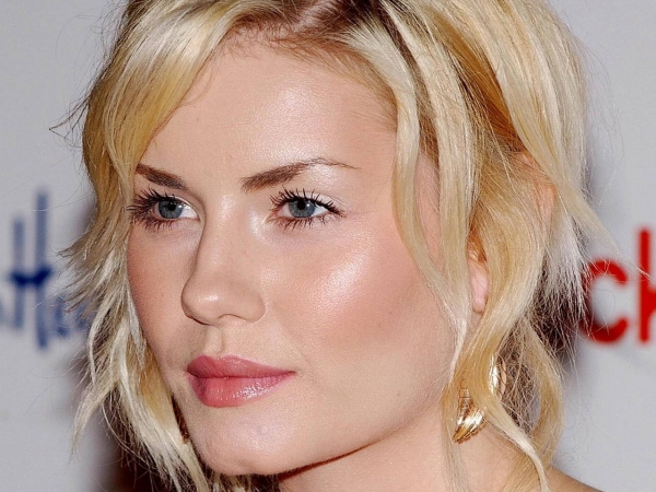 Elisha Cuthbert