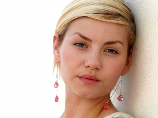 Elisha Cuthbert