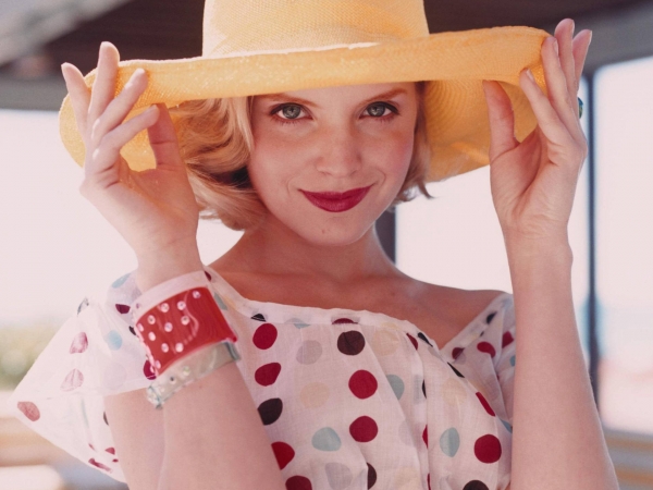 Mena Suvari