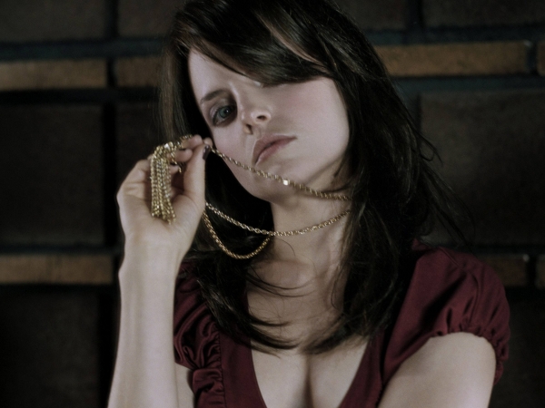 Mena Suvari