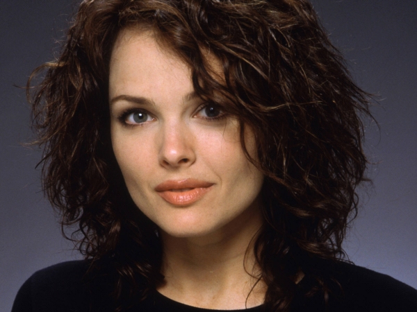 Dina Meyer