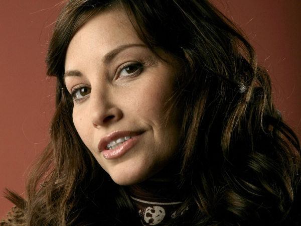 Gina Gershon