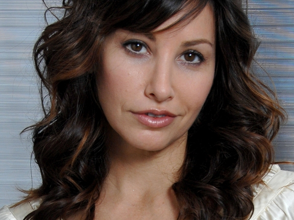 Gina Gershon