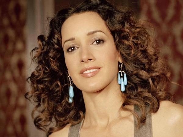 Jennifer Beals