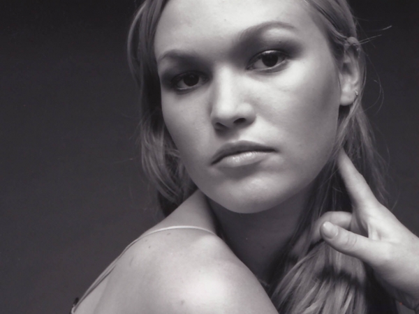 Julia Stiles