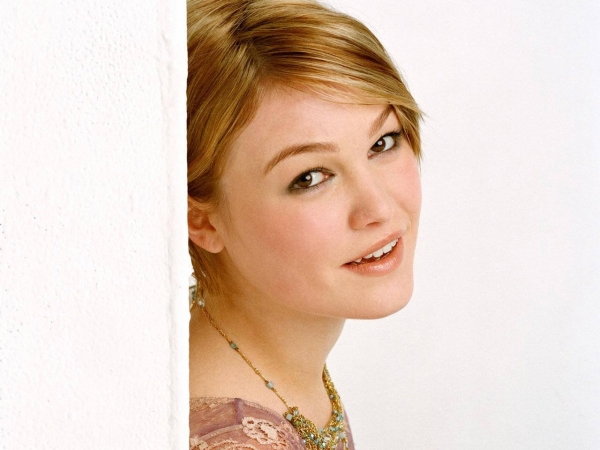 Julia Stiles