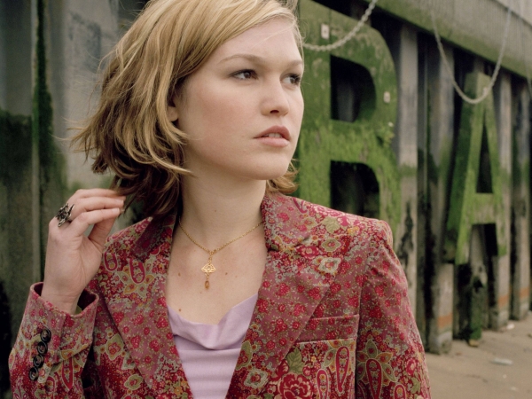 Julia Stiles