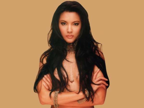 Kelly Hu