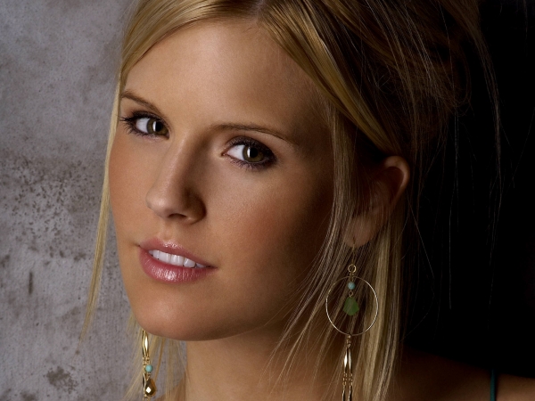 Maggie Grace