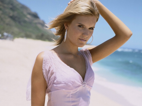 Maggie Grace