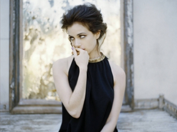 Mia Kirshner