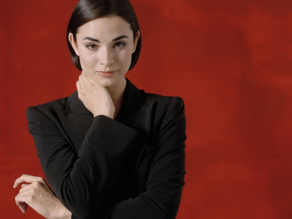 Mia Maestro