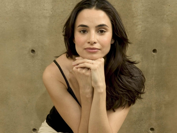 Mia Maestro