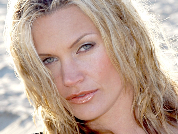 Natasha Henstridge