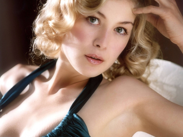 Rosamund Pike