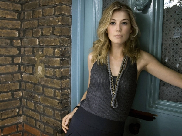 Rosamund Pike