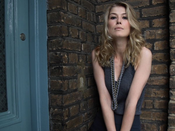 Rosamund Pike