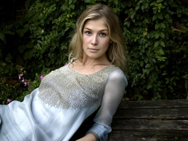 Rosamund Pike