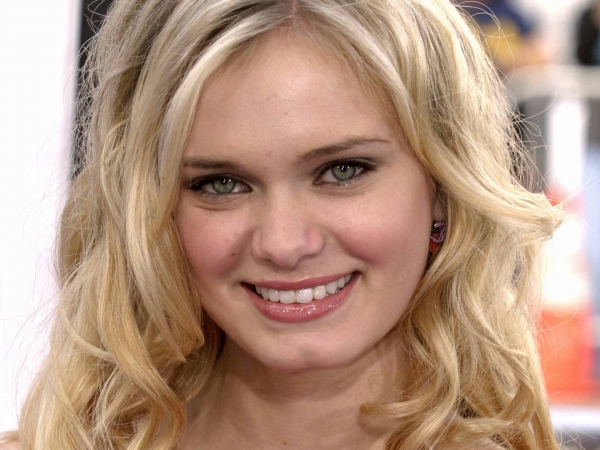 Sara Paxton