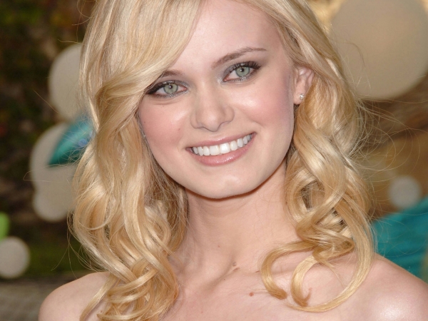 Sara Paxton