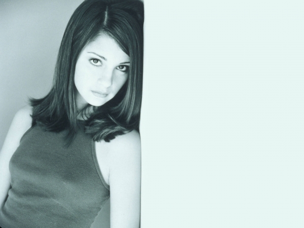 Shiri Appleby