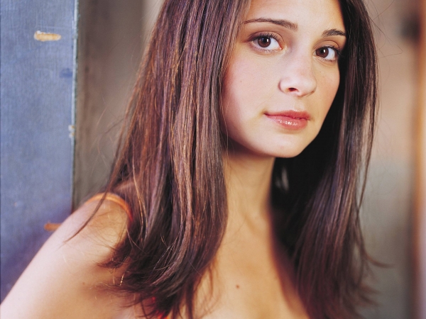 Shiri Appleby