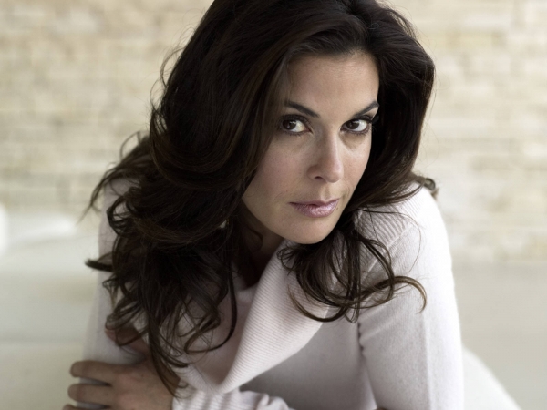 Teri Hatcher