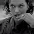 Milla Jovovich Fotoğrafı