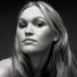 Julia Stiles Fotoğrafı